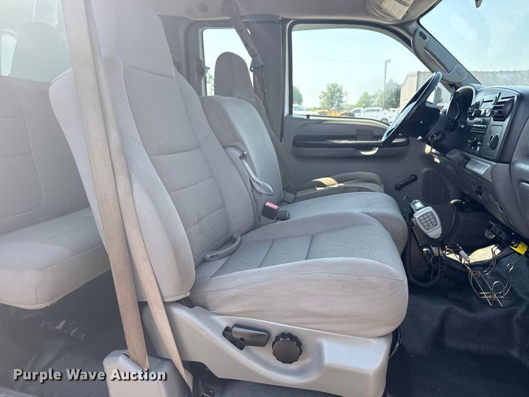image for item EG6095 2007 Ford F550 Super Duty utility / service truck