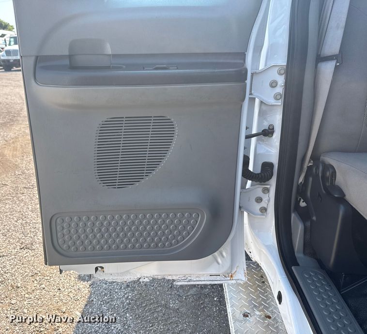 image for item EG6095 2007 Ford F550 Super Duty utility / service truck