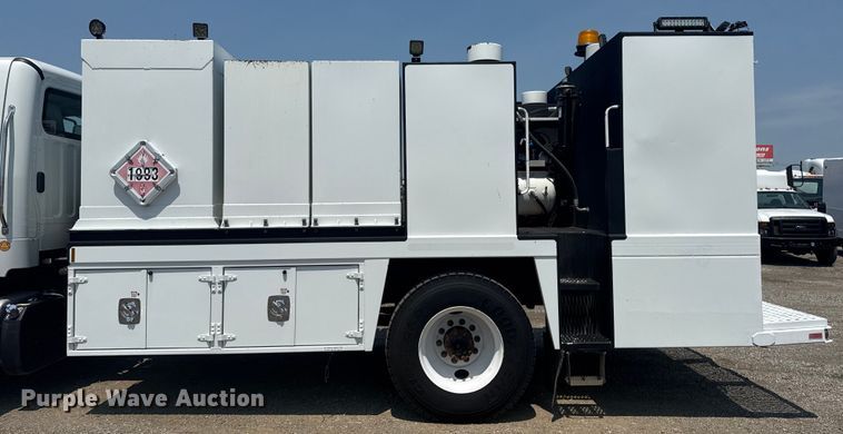 image for item EG6110 2013 Freightliner Business Class M2 fuel / lube truck