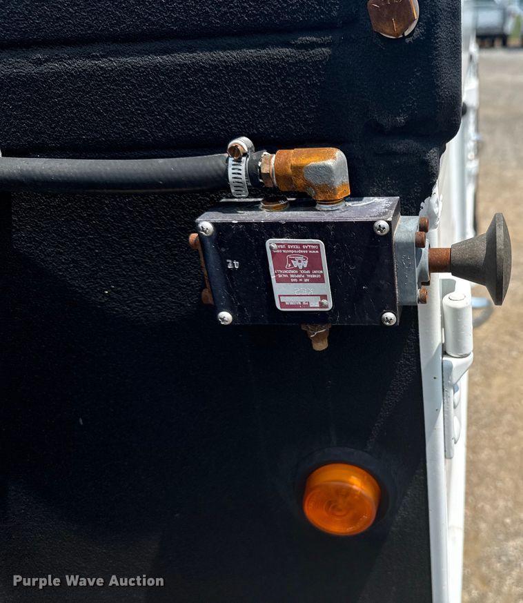 image for item EG6110 2013 Freightliner Business Class M2 fuel / lube truck