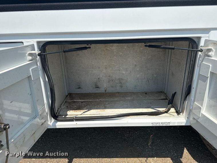 image for item EG6110 2013 Freightliner Business Class M2 fuel / lube truck