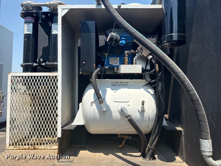 image for item EG6110 2013 Freightliner Business Class M2 fuel / lube truck