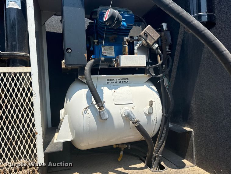 image for item EG6110 2013 Freightliner Business Class M2 fuel / lube truck