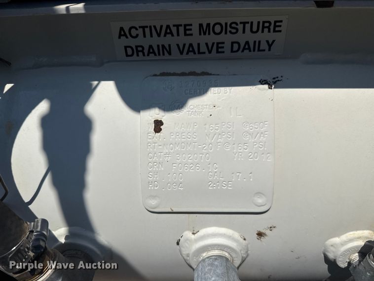 image for item EG6110 2013 Freightliner Business Class M2 fuel / lube truck