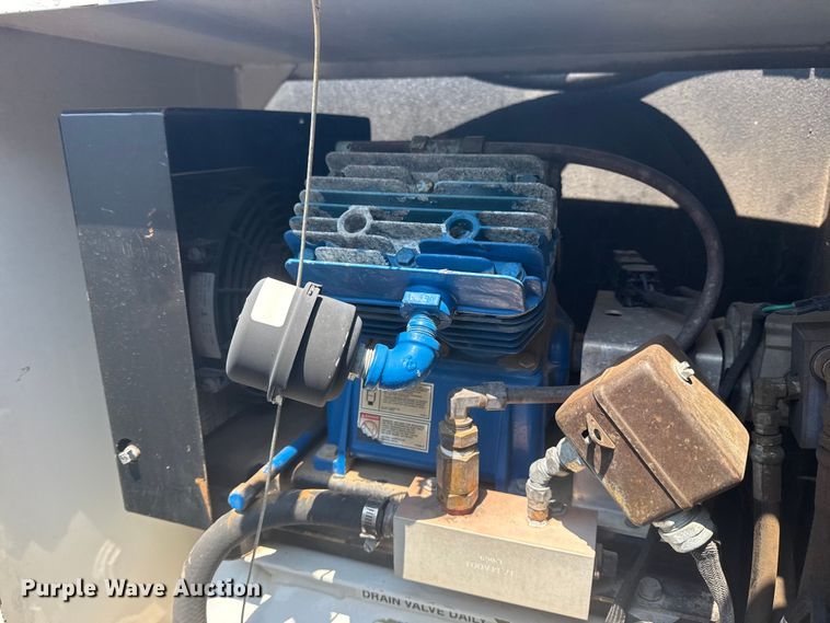 image for item EG6110 2013 Freightliner Business Class M2 fuel / lube truck