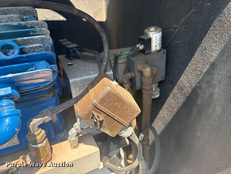 image for item EG6110 2013 Freightliner Business Class M2 fuel / lube truck