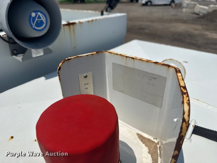 image for item EG6110 2013 Freightliner Business Class M2 fuel / lube truck