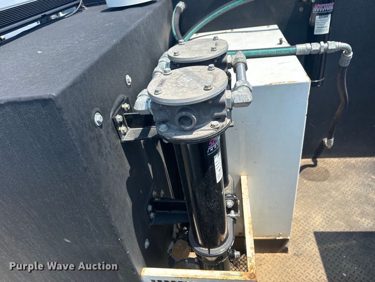 image for item EG6110 2013 Freightliner Business Class M2 fuel / lube truck