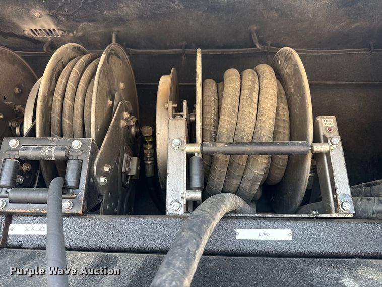 image for item EG6110 2013 Freightliner Business Class M2 fuel / lube truck