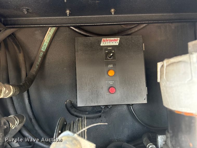 image for item EG6110 2013 Freightliner Business Class M2 fuel / lube truck