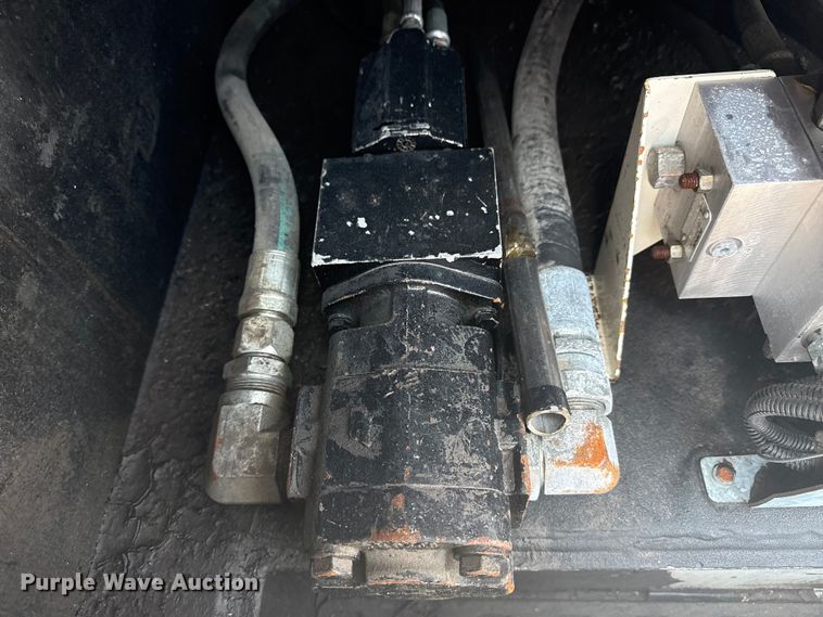 image for item EG6110 2013 Freightliner Business Class M2 fuel / lube truck