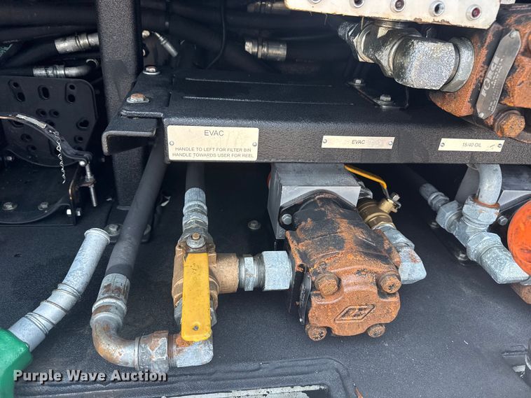 image for item EG6110 2013 Freightliner Business Class M2 fuel / lube truck