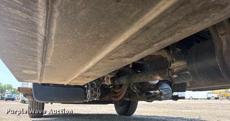 image for item EG6110 2013 Freightliner Business Class M2 fuel / lube truck