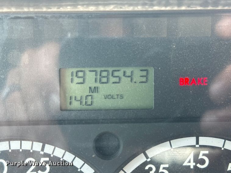 image for item EG6110 2013 Freightliner Business Class M2 fuel / lube truck