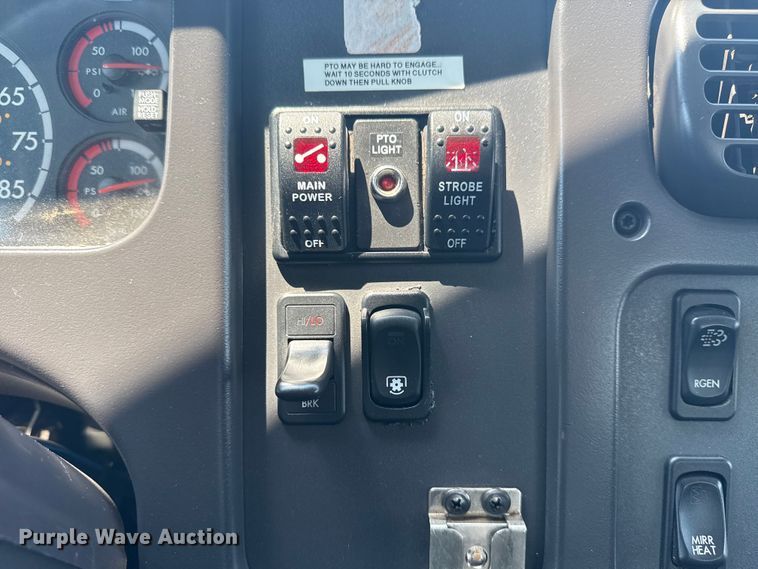 image for item EG6110 2013 Freightliner Business Class M2 fuel / lube truck