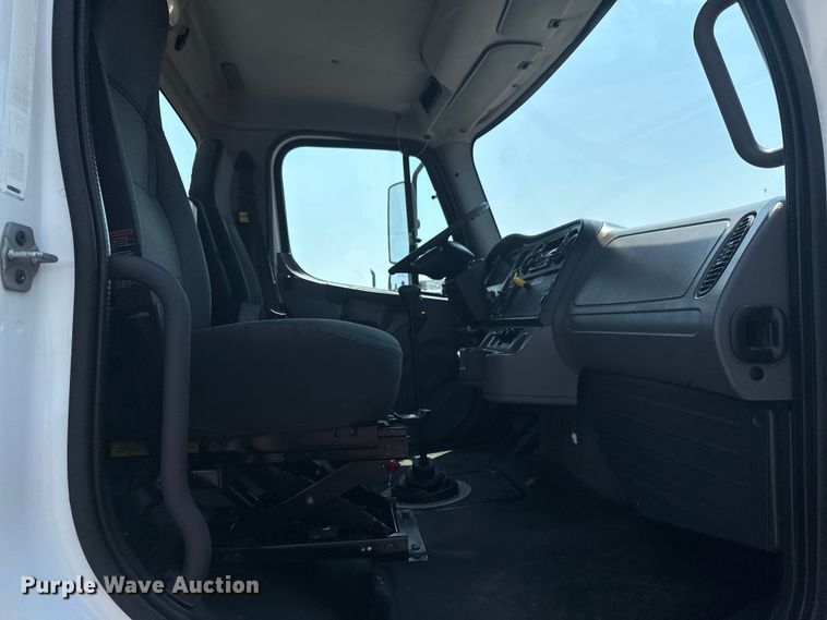 image for item EG6110 2013 Freightliner Business Class M2 fuel / lube truck