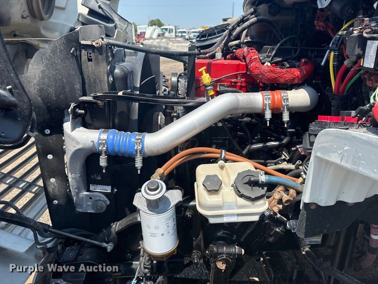 image for item EG6110 2013 Freightliner Business Class M2 fuel / lube truck