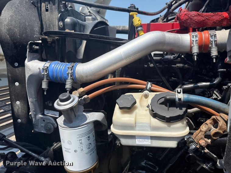 image for item EG6110 2013 Freightliner Business Class M2 fuel / lube truck