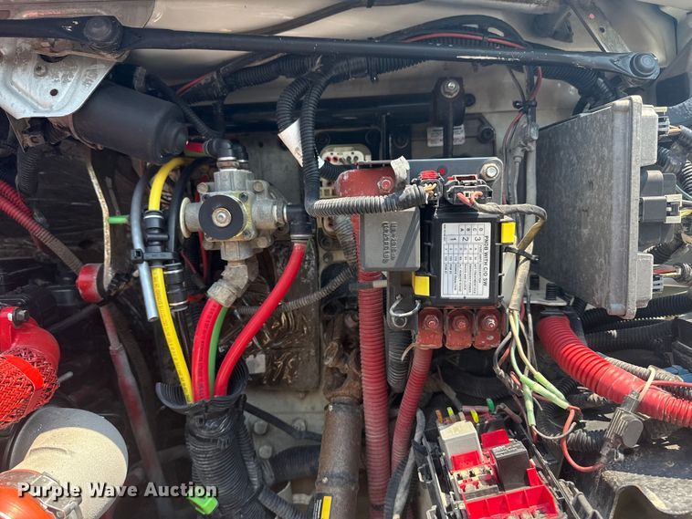 image for item EG6110 2013 Freightliner Business Class M2 fuel / lube truck