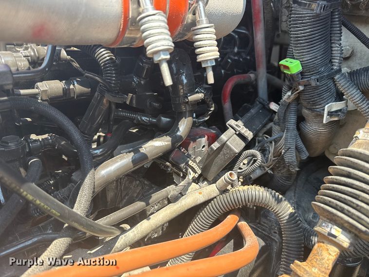 image for item EG6110 2013 Freightliner Business Class M2 fuel / lube truck