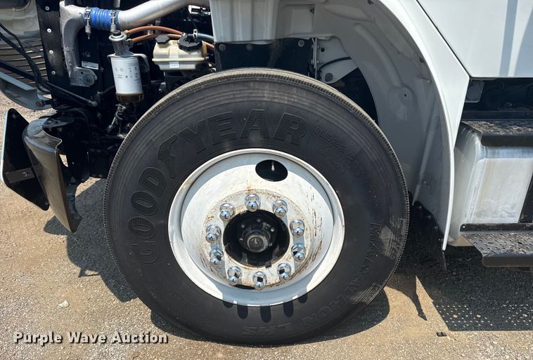 image for item EG6110 2013 Freightliner Business Class M2 fuel / lube truck