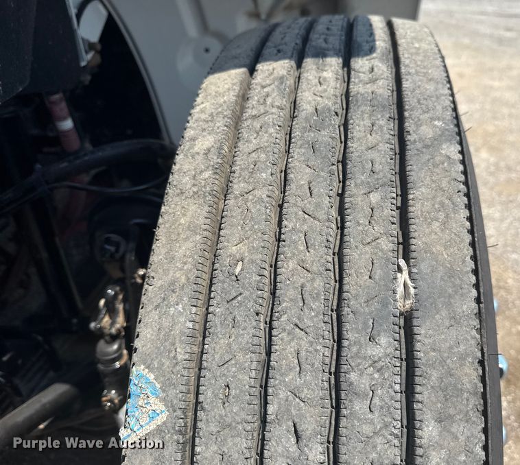 image for item EG6110 2013 Freightliner Business Class M2 fuel / lube truck