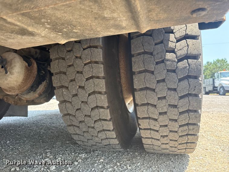 image for item EG6110 2013 Freightliner Business Class M2 fuel / lube truck