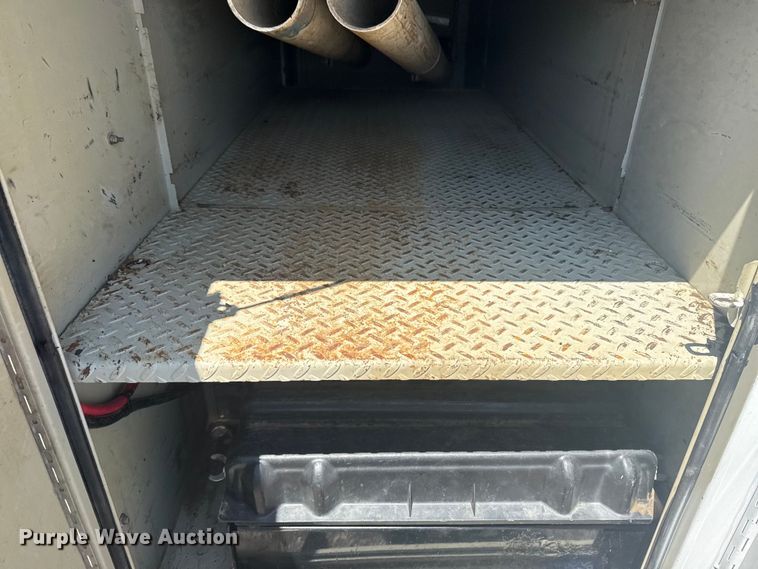 image for item EG6124 2013 Ford F650 Super Duty utility / service truck