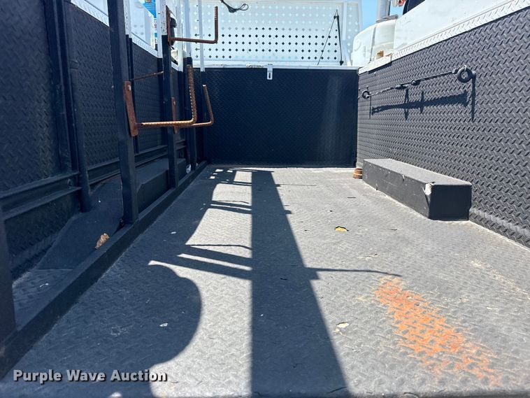 image for item EG6124 2013 Ford F650 Super Duty utility / service truck