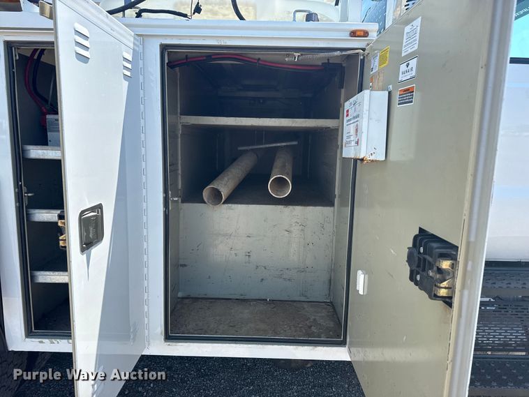 image for item EG6124 2013 Ford F650 Super Duty utility / service truck