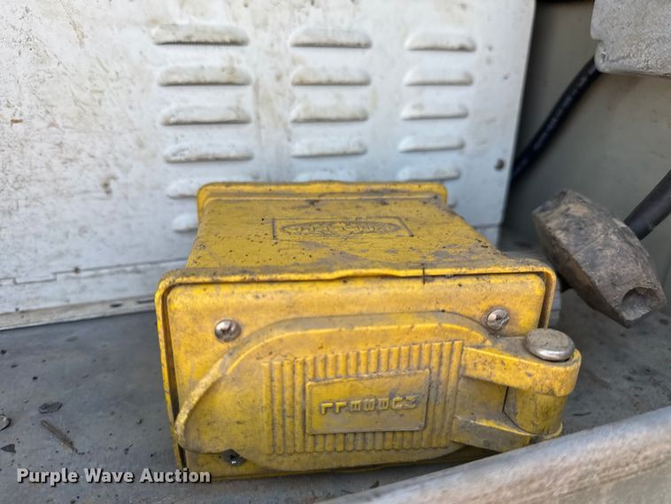 image for item EG6124 2013 Ford F650 Super Duty utility / service truck