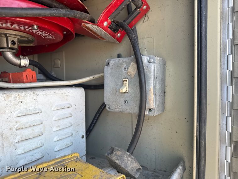 image for item EG6124 2013 Ford F650 Super Duty utility / service truck