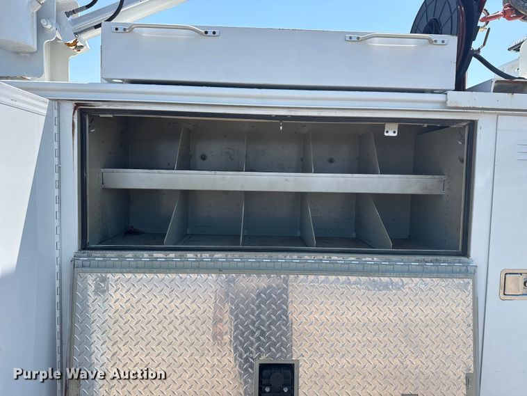 image for item EG6124 2013 Ford F650 Super Duty utility / service truck