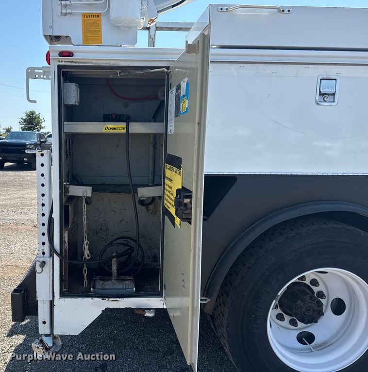 image for item EG6124 2013 Ford F650 Super Duty utility / service truck