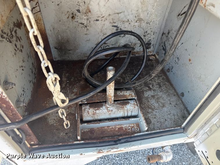 image for item EG6124 2013 Ford F650 Super Duty utility / service truck