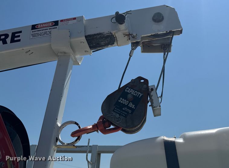 image for item EG6124 2013 Ford F650 Super Duty utility / service truck