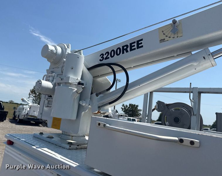 image for item EG6124 2013 Ford F650 Super Duty utility / service truck