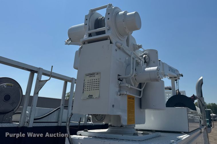 image for item EG6124 2013 Ford F650 Super Duty utility / service truck