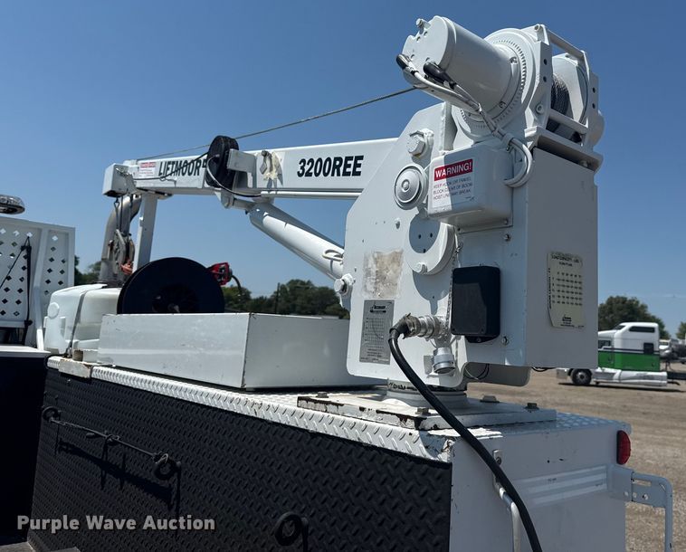 image for item EG6124 2013 Ford F650 Super Duty utility / service truck