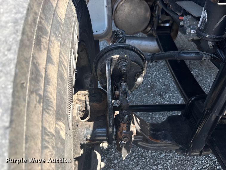 image for item EG6124 2013 Ford F650 Super Duty utility / service truck