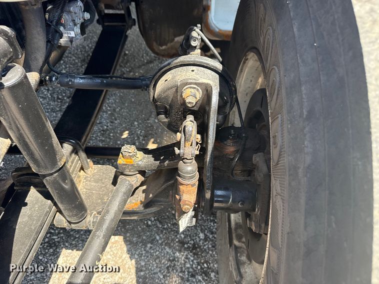 image for item EG6124 2013 Ford F650 Super Duty utility / service truck