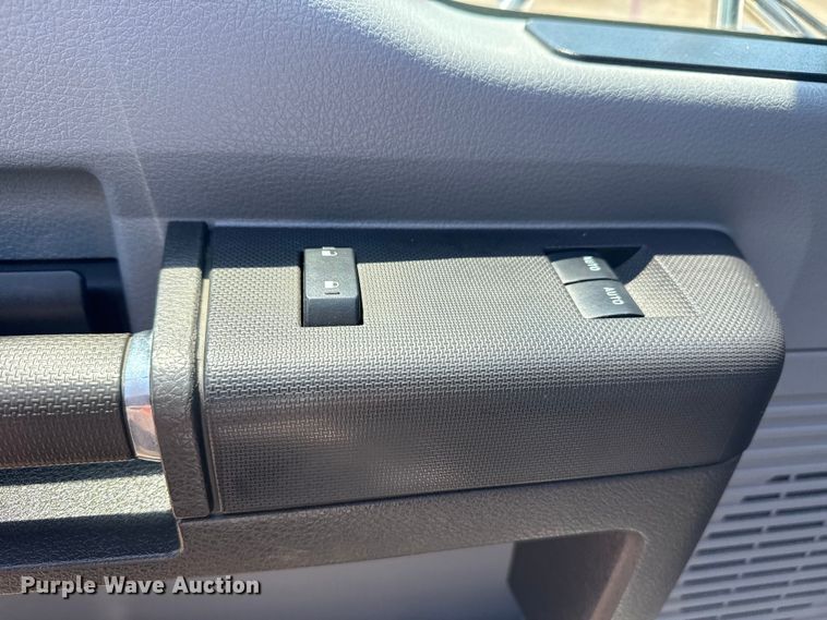 image for item EG6124 2013 Ford F650 Super Duty utility / service truck