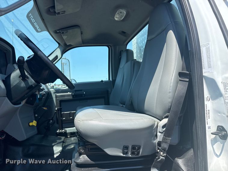 image for item EG6124 2013 Ford F650 Super Duty utility / service truck
