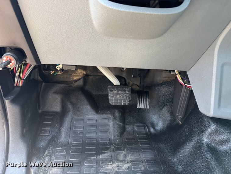 image for item EG6124 2013 Ford F650 Super Duty utility / service truck