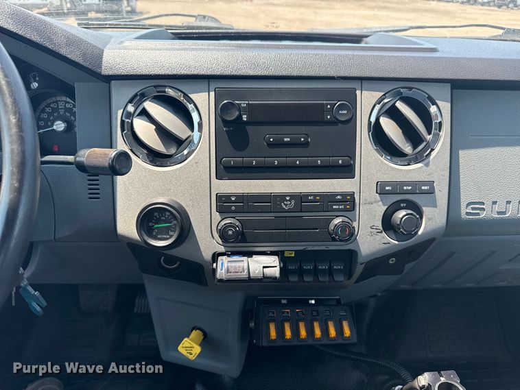 image for item EG6124 2013 Ford F650 Super Duty utility / service truck