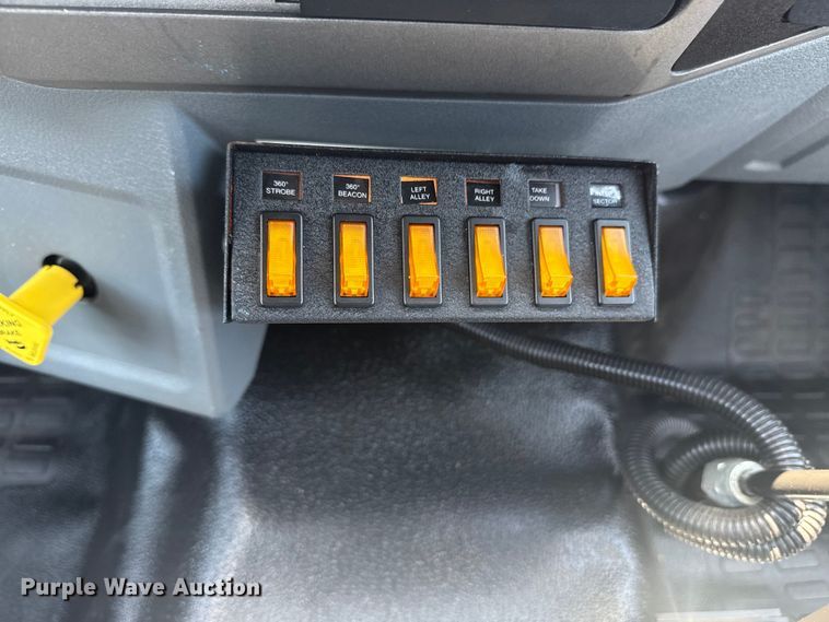 image for item EG6124 2013 Ford F650 Super Duty utility / service truck