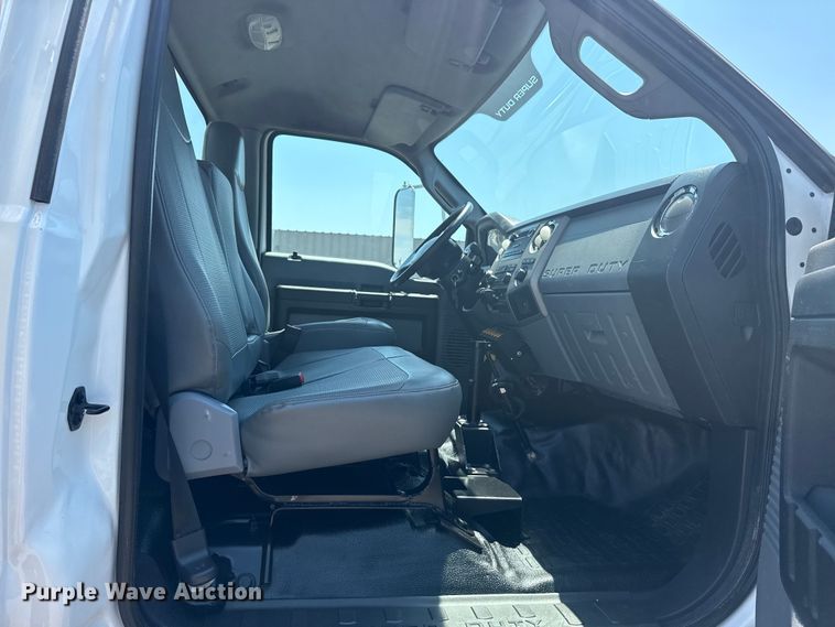 image for item EG6124 2013 Ford F650 Super Duty utility / service truck