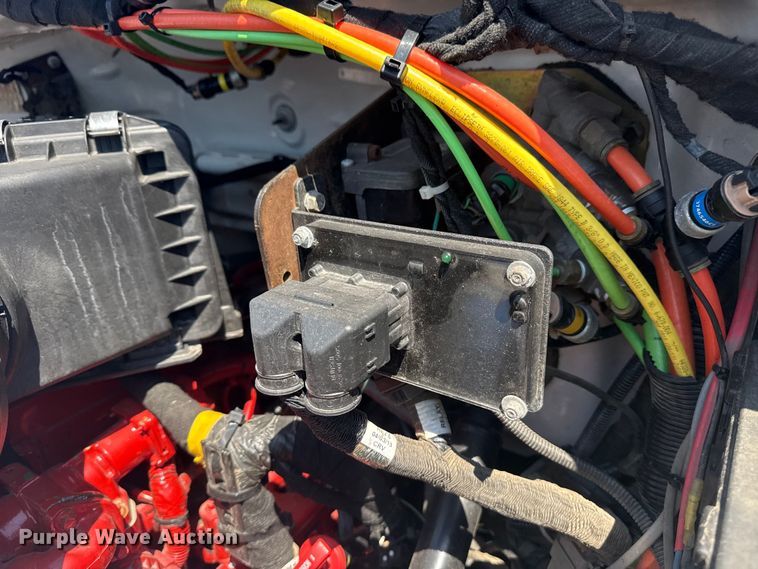 image for item EG6124 2013 Ford F650 Super Duty utility / service truck