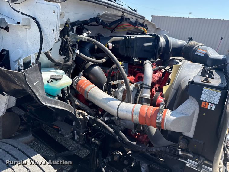 image for item EG6124 2013 Ford F650 Super Duty utility / service truck