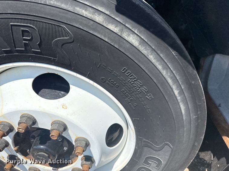 image for item EG6124 2013 Ford F650 Super Duty utility / service truck